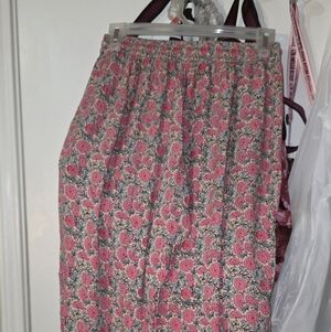 NATURAL LIFE Vibrant Pink Floral Cropped Pants/ DRESS these Up Or DOWN.